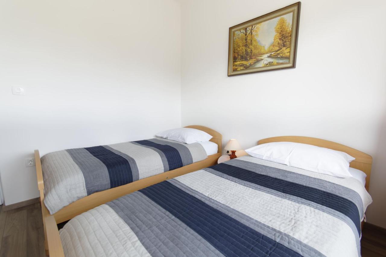 Apartment Patrik By Rent Istria Umag Exterior foto