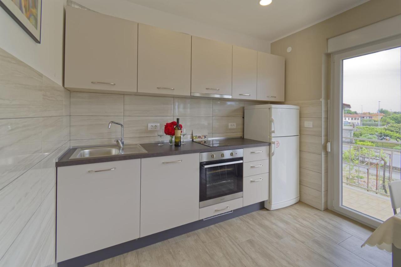 Apartment Patrik By Rent Istria Umag Exterior foto