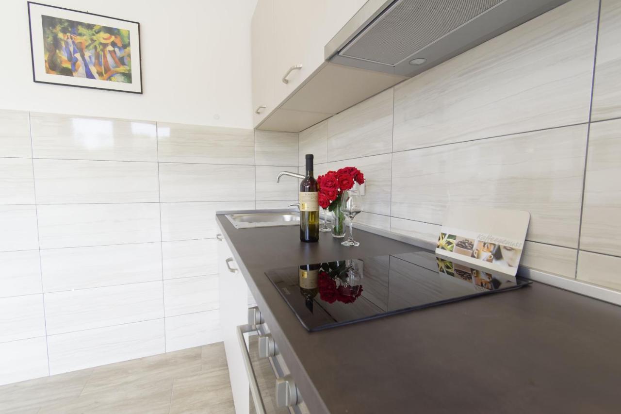 Apartment Patrik By Rent Istria Umag Exterior foto