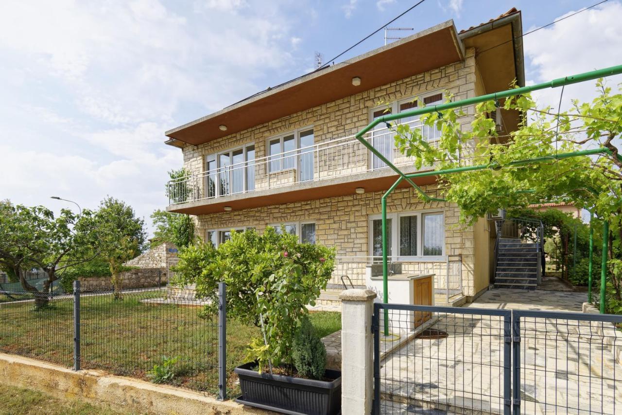 Apartment Patrik By Rent Istria Umag Exterior foto